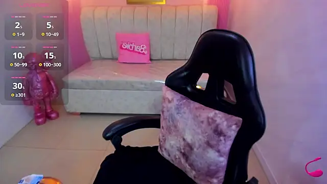 Snapshot of madhison_klain_s chatting on December 17, 2025, 8:14 pm madhison klain s online show from December 17, 2025, 8:14 pm