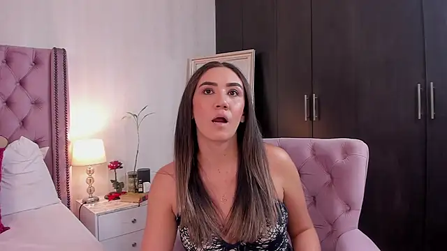 natashaleightt online show from March 24, 2026, 1:27 am