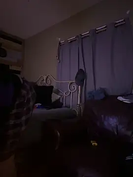 Polaroid White online show from March 4, 2025, 6:47 am