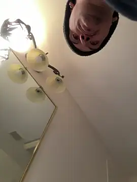 Polaroid White online show from March 11, 2025, 6:52 am