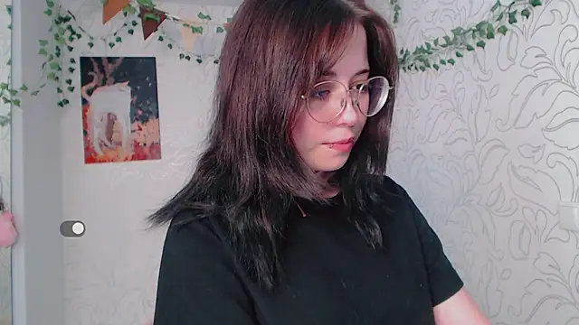  miraclecattt  online show from September 18, 2025, 5:32 am