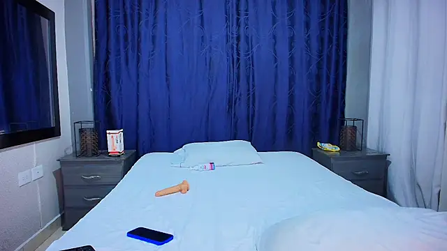 Effie cooper online show from March 21, 2025, 7:57 pm