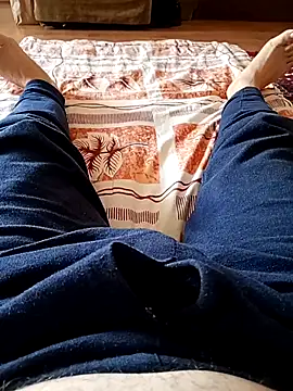 Snapshot of Vali1969 chatting on January 7, 2026, 9:58 am Vali1969 online show from January 7, 2026, 9:58 am