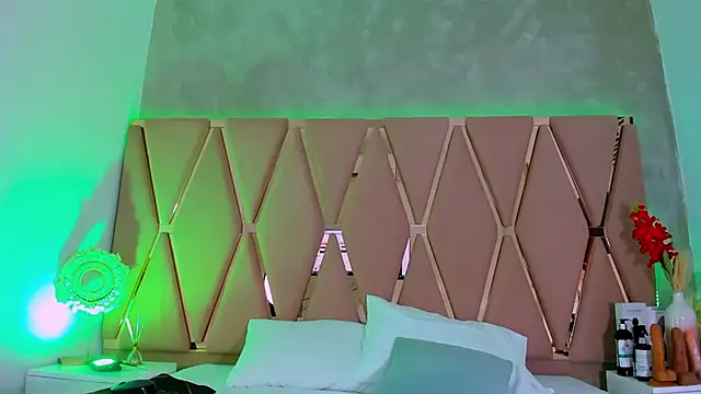 Emily Black1 online show from April 17, 2026, 12:35 am