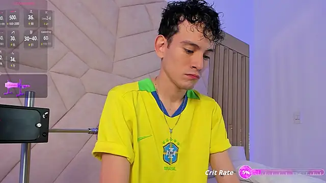 ValentinoMoreti online show from September 23, 2025, 1:51 pm