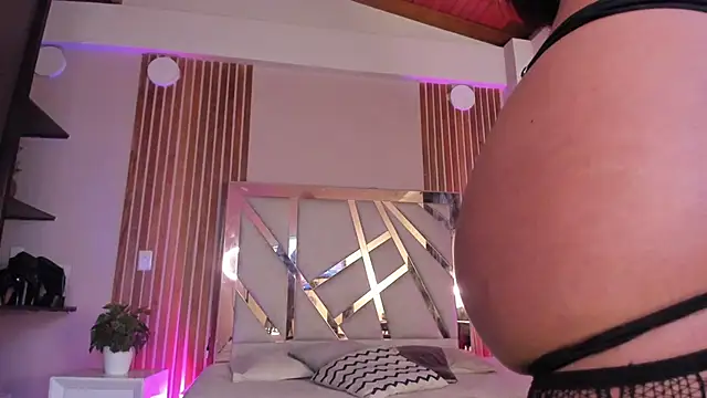 sweetviolet   online show from January 10, 2026, 12:22 pm