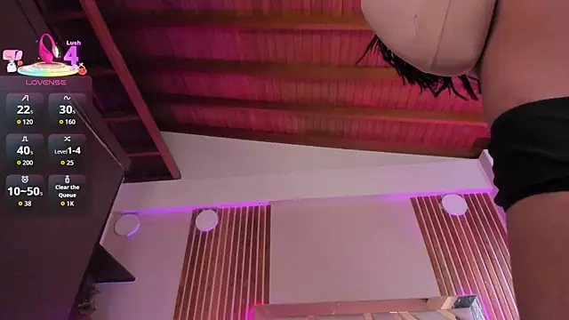 Snapshot of sweetviolet__ chatting on November 6, 2025, 12:09 pm sweetviolet online show from November 6, 2025, 12:09 pm