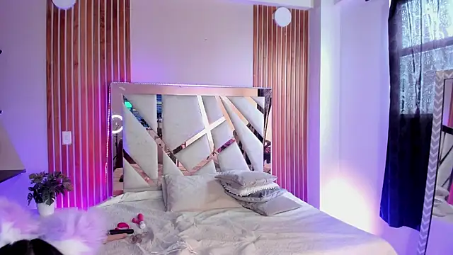 Snapshot of sweetviolet__ chatting on March 20, 2025, 3:47 pm sweetviolet online show from March 20, 2025, 3:47 pm