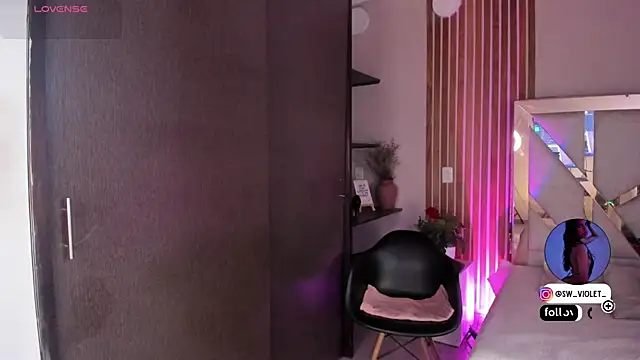 sweetviolet   online show from April 13, 2026, 12:20 pm