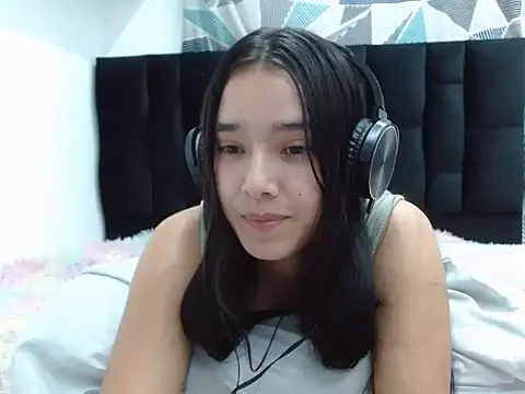  luna 777 online show from October 9, 2025, 9:37 pm