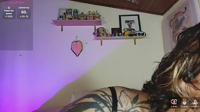 Snapshot of BrielaVeil chatting on December 5, 2025, 4:49 pm BrielaVeil online show from December 5, 2025, 4:49 pm