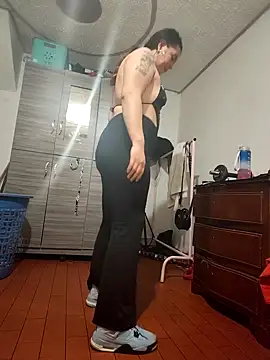 krolay16 online show from October 23, 2025, 6:12 am