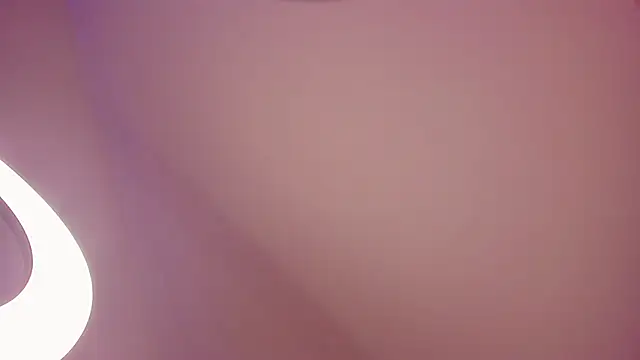 CHANELL 11INCHES online show from September 23, 2025, 9:11 pm