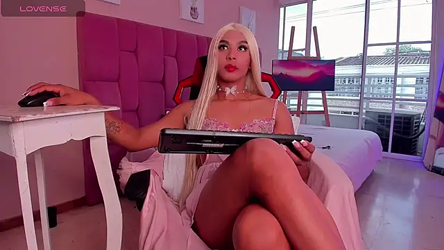 CHANELL 11INCHES online show from September 21, 2025, 7:52 pm