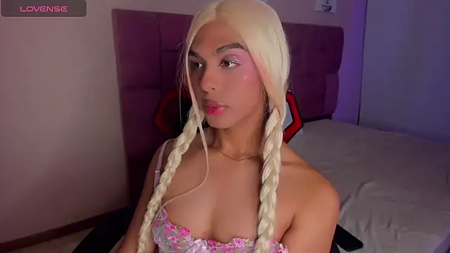 CHANELL 11INCHES online show from October 9, 2025, 10:21 pm