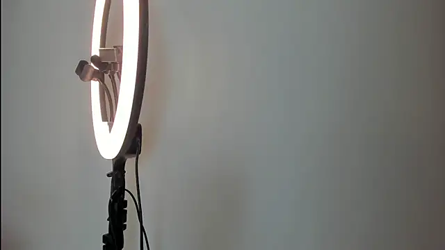 CHANELL 11INCHES online show from March 18, 2025, 1:02 am