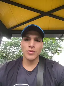 MaxxxSteil online show from March 4, 2025, 8:49 pm