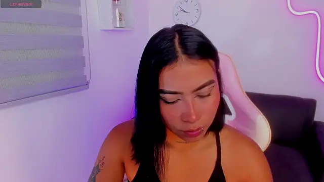 Ivyy Moon  online show from September 9, 2025, 2:54 am