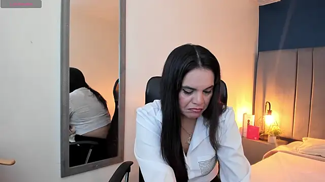 laura hotties online show from April 14, 2026, 2:22 pm