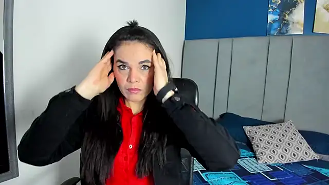 laura hotties online show from February 9, 2026, 12:47 pm