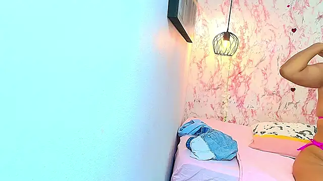 ZaraRousse online show from September 28, 2025, 3:24 am