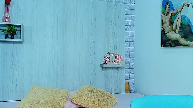 ZaraRousse online show from September 14, 2025, 3:18 am