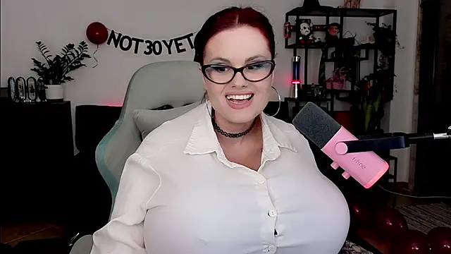 Della Ideal online show from March 4, 2026, 6:48 pm