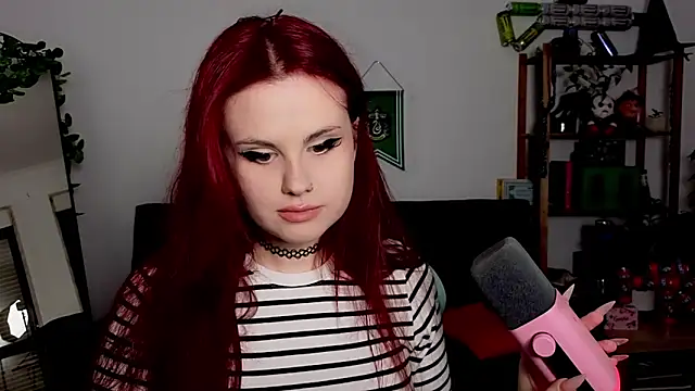 Della Ideal online show from November 24, 2025, 6:08 pm