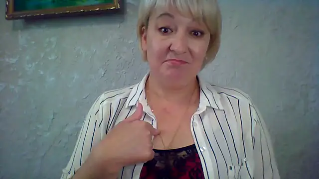 ArielXLoveresss online show from June 3, 2026, 11:33 am