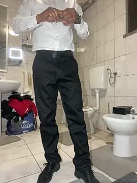 rogerdik76 online show from April 15, 2026, 5:02 am