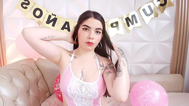 Snapshot of DaphneGlas chatting on September 15, 2025, 1:00 pm DaphneGlas online show from September 15, 2025, 1:00 pm