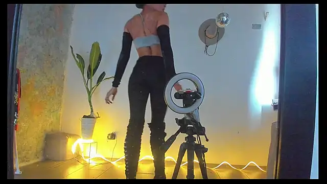 SoleiAndKairo online show from April 7, 2026, 8:21 pm