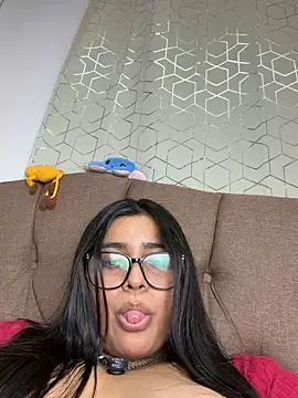 Snapshot of virginbrunette99 chatting on June 18, 2026, 9:14 am virginbrunette99 online show from June 18, 2026, 9:14 am