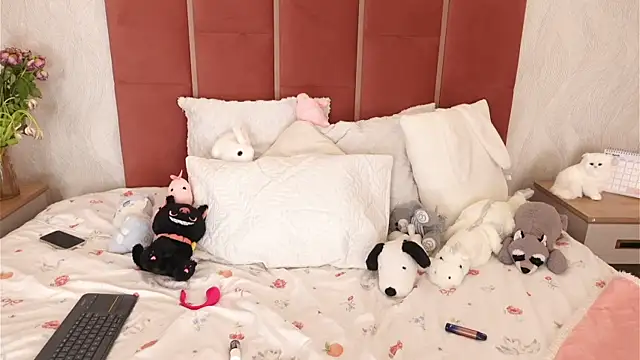 DaliaCruz online show from April 10, 2026, 6:04 pm