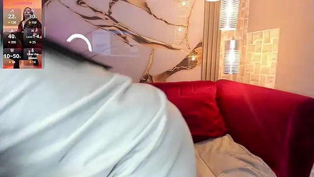 Bella williamss  online show from November 13, 2025, 7:40 pm