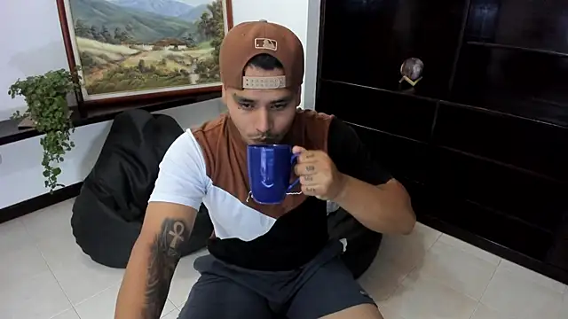 maxflurry  online show from March 4, 2025, 1:55 am