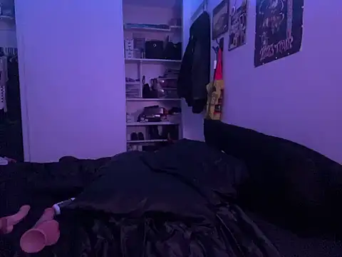 ChrryFoxx online show from March 22, 2025, 8:51 am