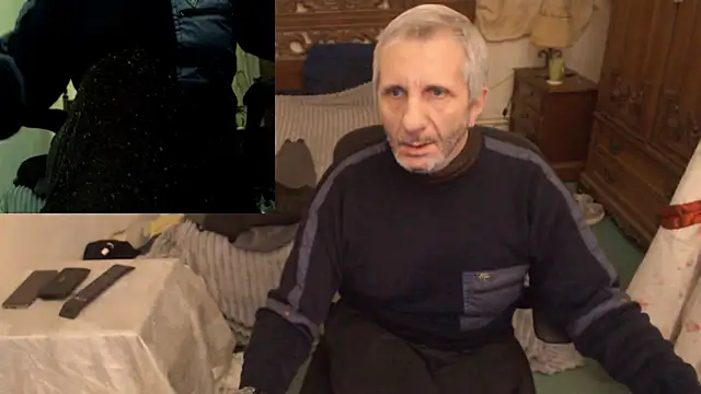 maxdaddy690 online show from December 3, 2025, 9:47 pm