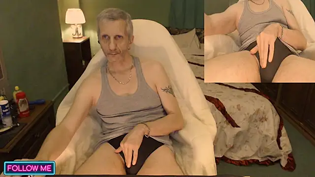 maxdaddy690 online show from December 3, 2024, 9:28 pm