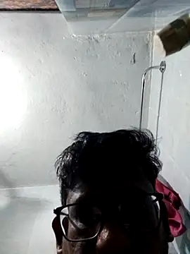 wildfun  online show from December 3, 2025, 6:03 am