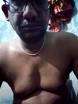 wildfun  online show from November 26, 2025, 8:03 am