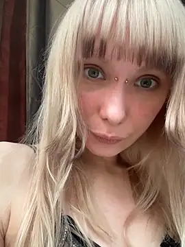 Cherry Bite online show from November 30, 2025, 10:05 am