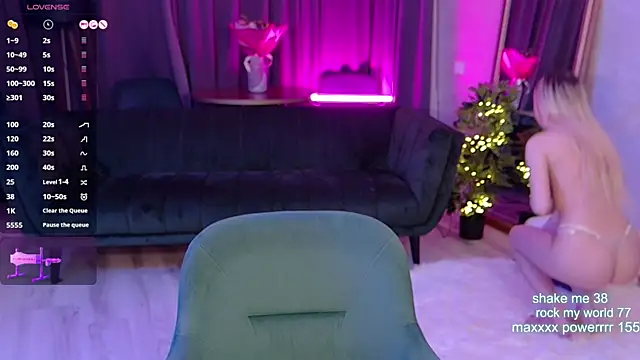 CutiePie69   online show from October 25, 2025, 7:58 pm