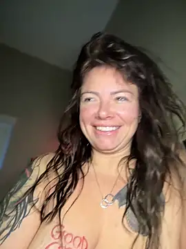 NaughtyLittleVeteran online show from September 10, 2025, 1:43 pm