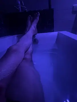 gryzoon online show from April 2, 2026, 8:48 pm