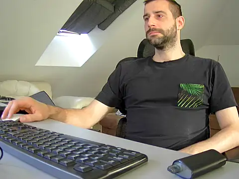 gryzoon online show from September 25, 2025, 2:56 pm