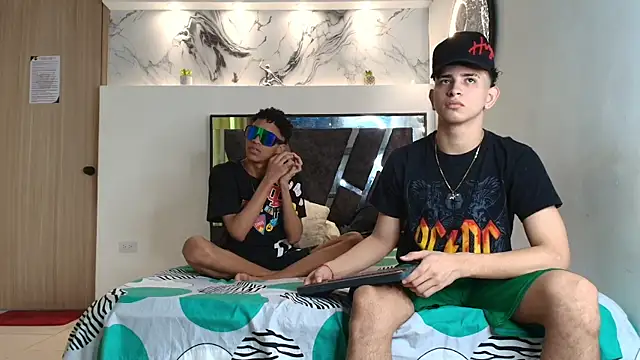 KING OFF BOYS online show from October 18, 2025, 1:13 pm