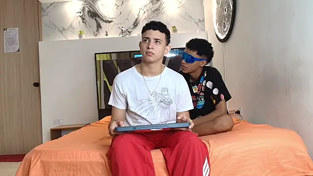 KING OFF BOYS online show from October 13, 2025, 1:23 pm