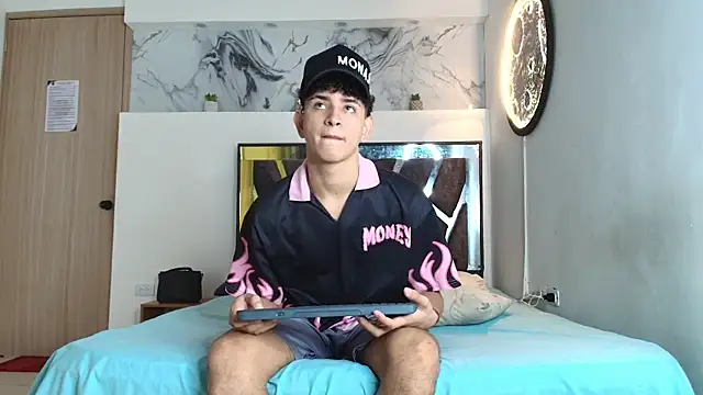 KING OFF BOYS online show from September 29, 2025, 1:28 pm