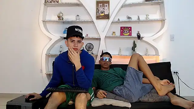 KING OFF BOYS online show from December 4, 2025, 1:21 pm